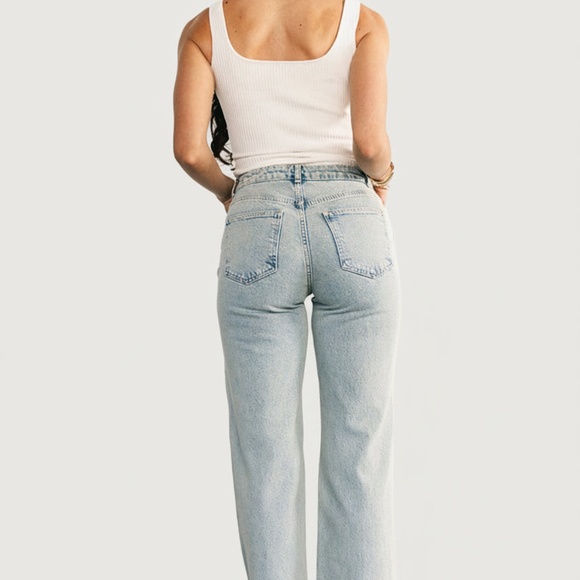 Baltic Born Ronda Mid Rise Ripped Jeans | Light Wash Size 3232 - Picture 3 of 5